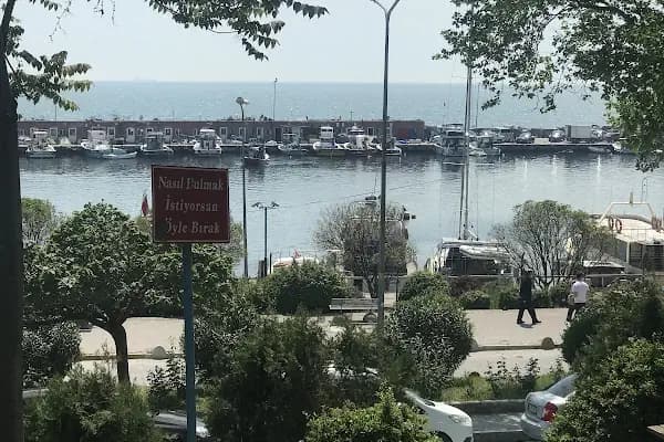 Balkonlu Cafe - Kafe - İstanbul Büyükçekmece