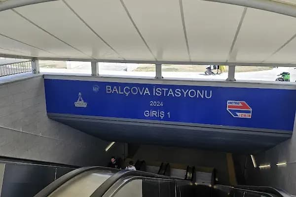 Balçova - Metro İstasyonu - İzmir Balçova