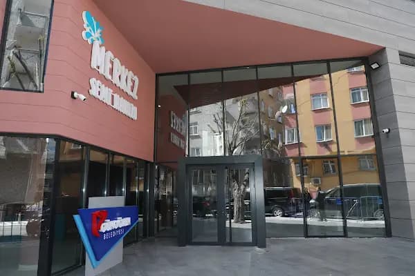 Merkez Semt Havuzu - Kapalı yüzme havuzu - İstanbul Bağcılar