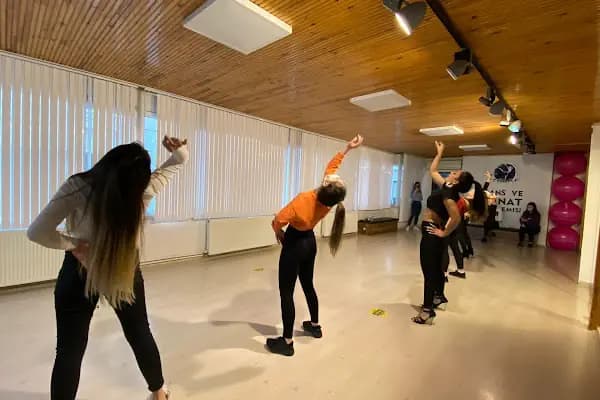 Balıkesir Dans ve Sanat Akademisi - Dans salonu - Balıkesir Altıeylül