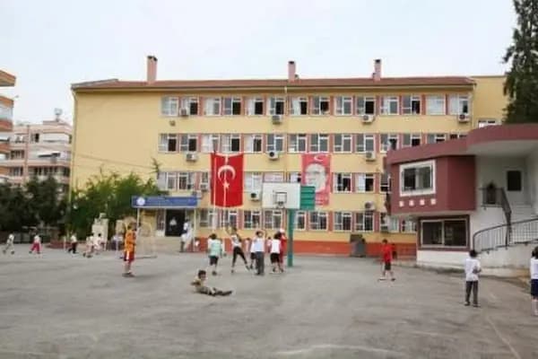 Barbaros Azakoğlu Ortaokulu - Okul - Antalya Kepez