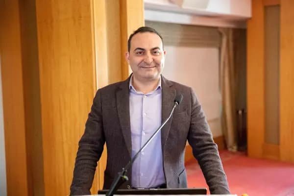 Doç. Dr. İsmail Safa Satoğlu | Ortopedi ve Travmatoloji Doktoru İzmir | Omurga Cerrahisi, Travma Cerrahisi, Çocuk Ortopedisi - Ortopedi Cerrahı - İzmir Konak