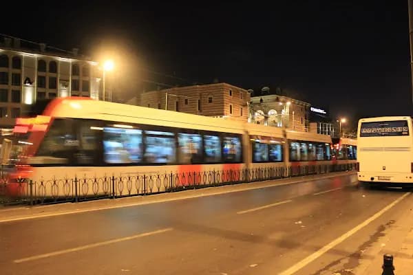 Laleli-İstanbul Üniversitesi - Tramvay Durağı - İstanbul Fatih