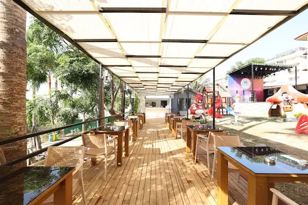 Crystal Land Of Paradise Beach Hotel - Resim 16