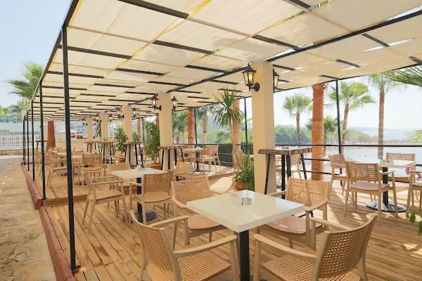 Crystal Land Of Paradise Beach Hotel - Resim 8