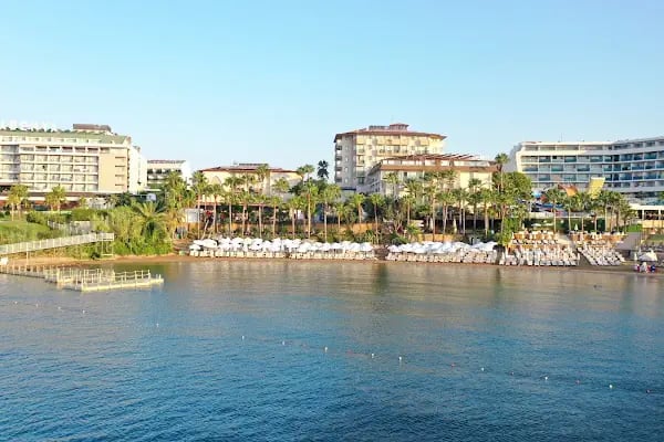 Crystal Land Of Paradise Beach Hotel - Resim 17