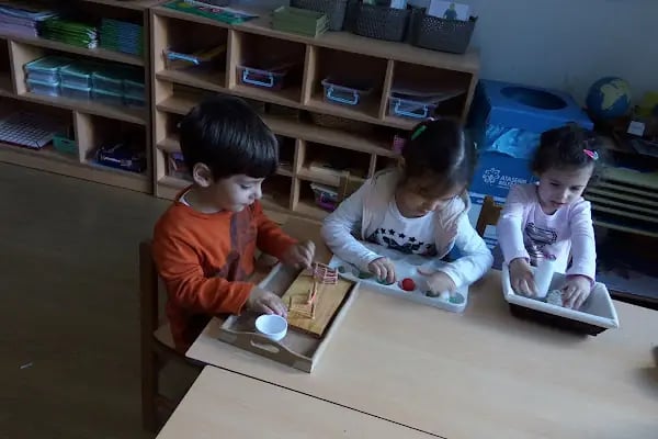 Ataşehir Mavi Şapka Montessori - Resim 6