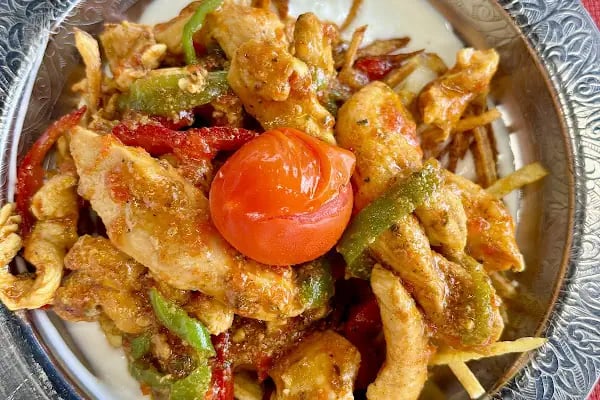 Kafe Karatay Ulubatlı Hasan Parkı - Resim 15