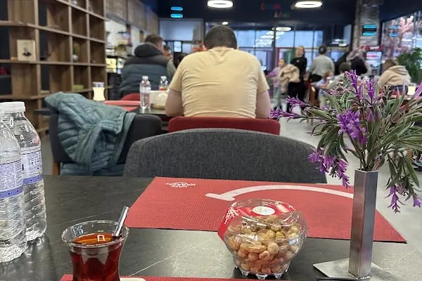 Kafe Karatay Ulubatlı Hasan Parkı - Resim 19