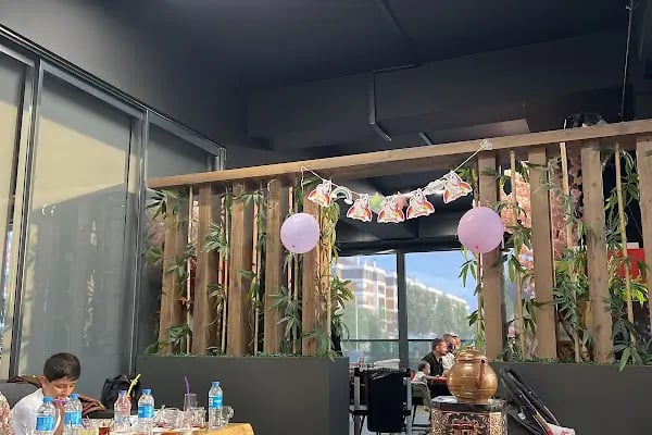 Kafe Karatay Ulubatlı Hasan Parkı - Resim 11