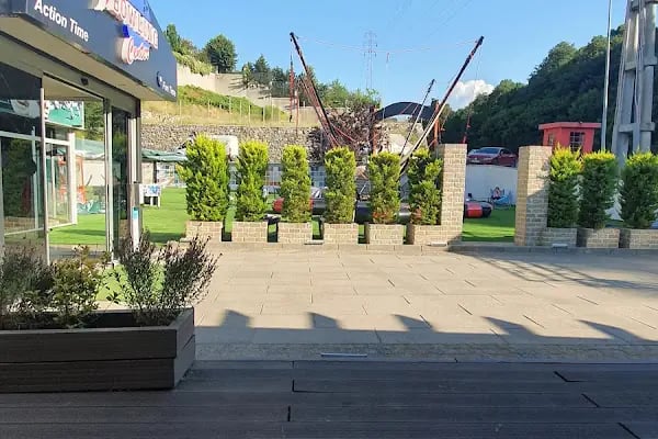 S Bowling Center - Resim 11