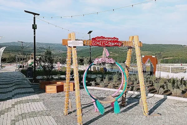 İzmit Belediyesi Lavanta Parkı ve Gülümse Kafe Lavanta - Resim 8