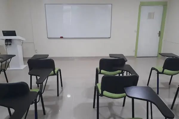 C'MON ENGLISH LANGUAGE SCHOOL BAKIRKÖY - Resim 15