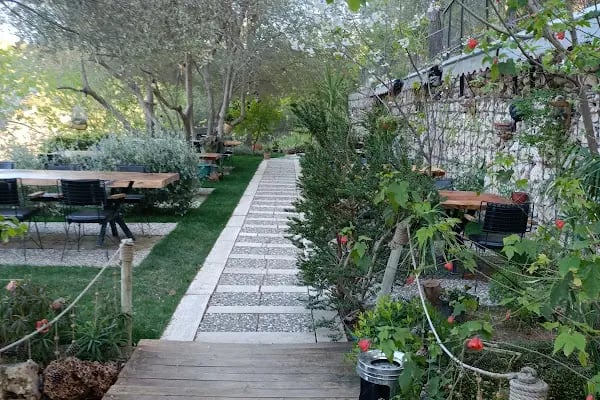Pinoliva Garden Restaurant - Resim 17