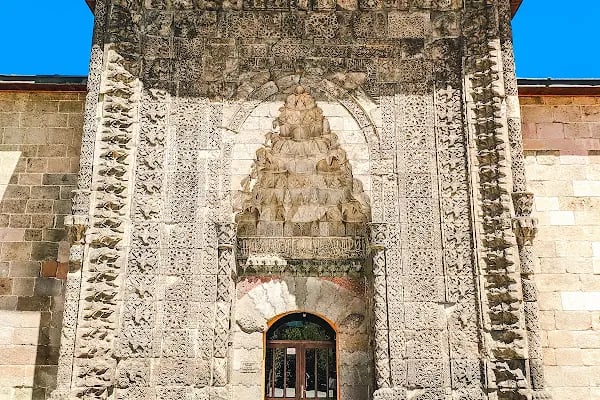 Yakutiye Medresesi - Resim 2