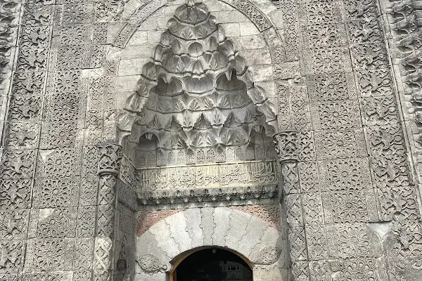 Yakutiye Medresesi - Resim 11