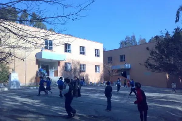 Bahçe Hamit Buğa İlköğretim Okulu - Resim 2
