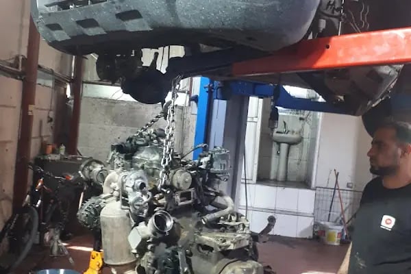 Mahir Usta Karakaya Oto Bakım Servisi - Resim 7