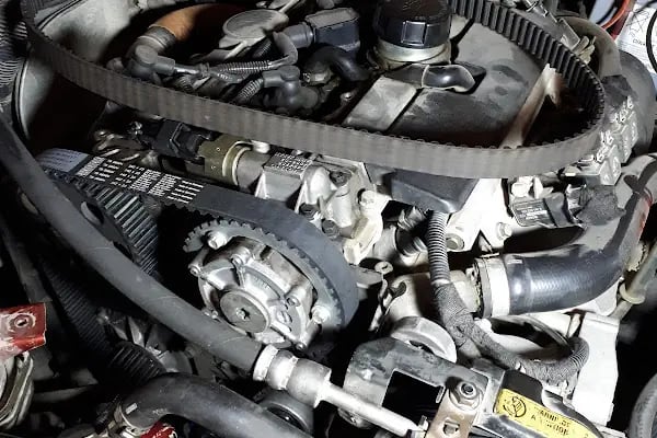 Mahir Usta Karakaya Oto Bakım Servisi - Resim 15