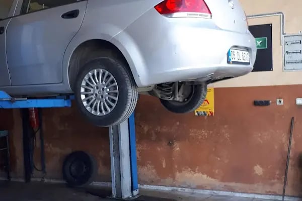Mahir Usta Karakaya Oto Bakım Servisi - Resim 2