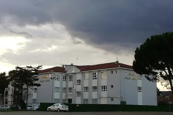 Yenişehir Adliye Sarayı - Resim 1