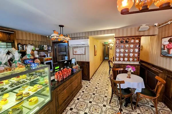 La Pierre Patisserie - Resim 2