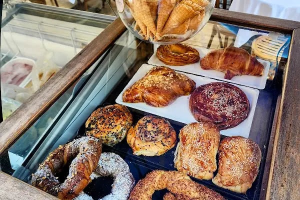 La Pierre Patisserie - Resim 19
