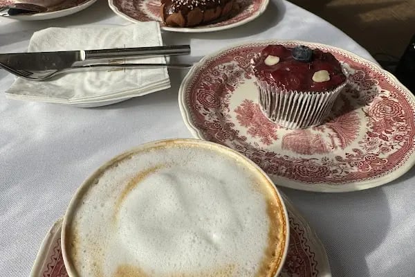 La Pierre Patisserie - Resim 9