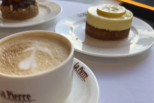 La Pierre Patisserie - Resim 4