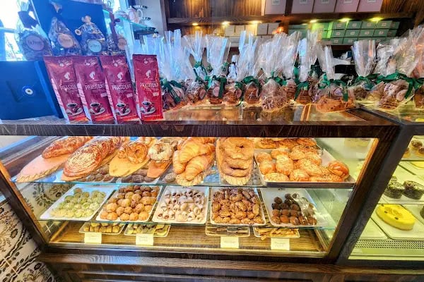La Pierre Patisserie - Resim 8