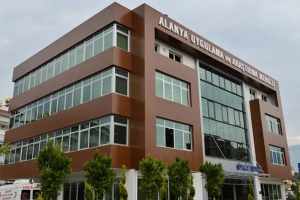 Başkent Üniversitesi Alanya Uygulama ve Araştırma Merkezi Oba Ek Hizmet Binası - Resim 1