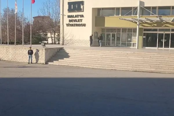 Malatya Devlet Tiyatrosu - Resim 15