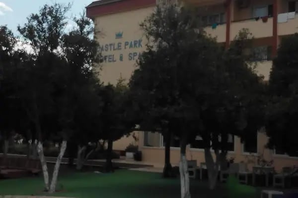 Castle Park Hotel - Resim 13