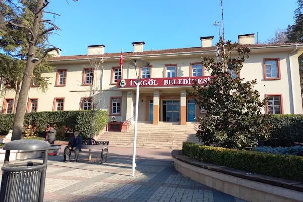 İnegöl Belediyesi Hizmet Binası - Resim 3