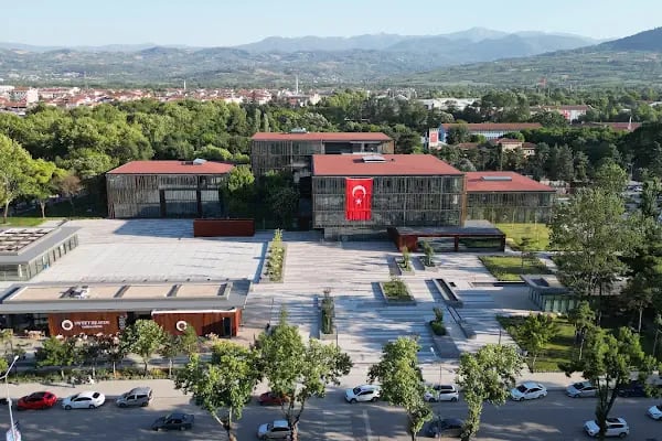 İnegöl Belediyesi Hizmet Binası - Resim 2