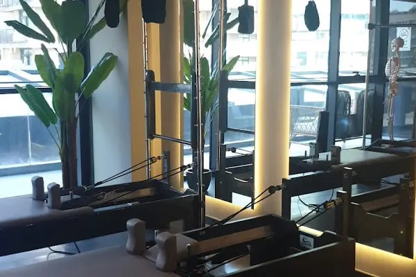 Bornova Reformer Pilates Stüdyo Yağmur Akdemir - Resim 19