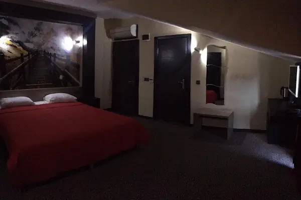 Lovcen House Hotel - Resim 8