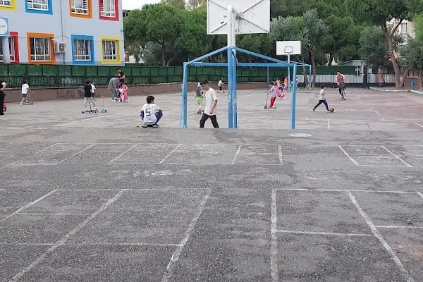 Akıncılar Ortaokulu - Resim 1
