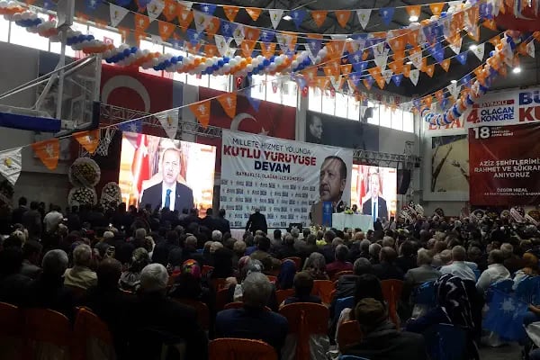 T.C. Bayraklı Belediyesi Mustafa Kemal Atatürk Spor Salonu - Resim 3