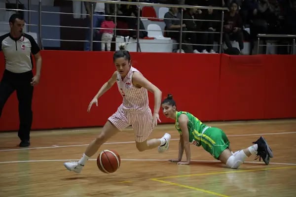 T.C. Bayraklı Belediyesi Mustafa Kemal Atatürk Spor Salonu - Resim 8