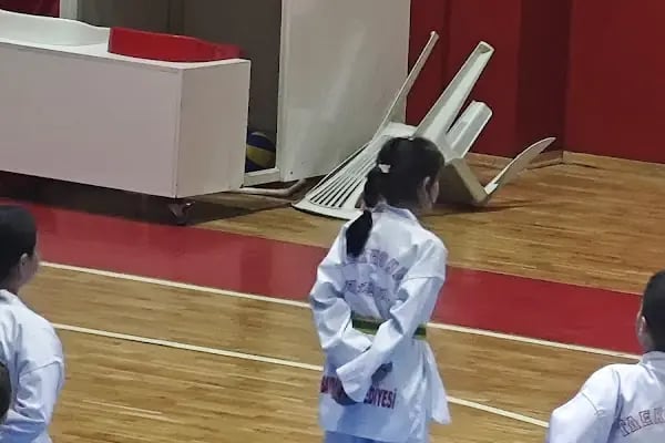 T.C. Bayraklı Belediyesi Mustafa Kemal Atatürk Spor Salonu - Resim 13