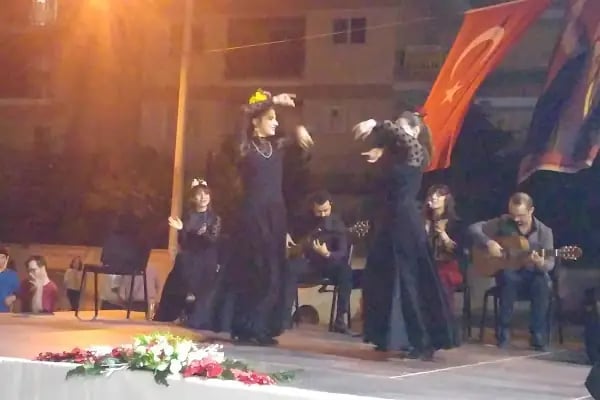 T.C. Bayraklı Belediyesi Mustafa Kemal Atatürk Spor Salonu - Resim 7