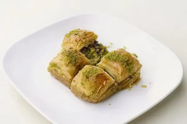 Badem Fırın Pasta Simit Cafe - Resim 4