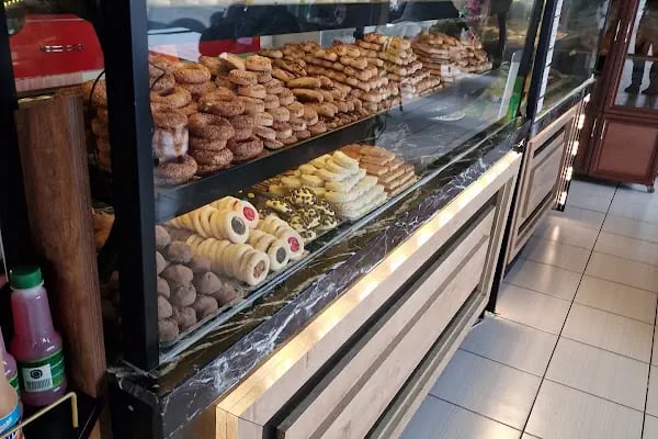Badem Fırın Pasta Simit Cafe - Resim 7