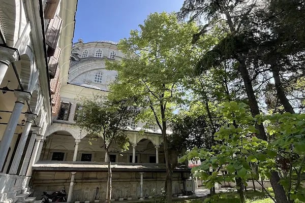 İbrahim Hakkı Konyalı Kütüphanesi Ve Arşivi - Resim 11