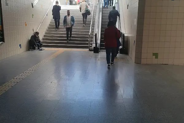 Koru Mahallesi Metro Durağı - Resim 3
