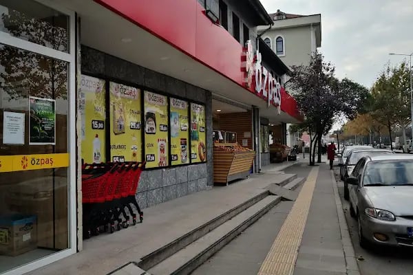 Özpaş Market - Resim 1
