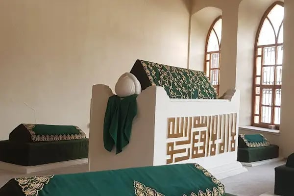 Karesi Bey Türbesi - Resim 19