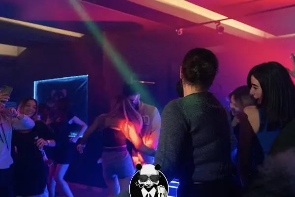 PANDA PUB CLUB - Resim 3