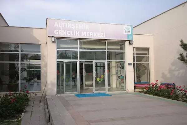Altınşehir Gençlik Merkezi - Resim 2